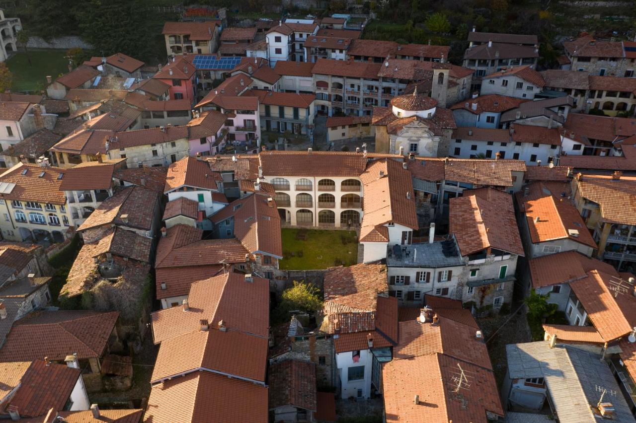 Palazzo Mia By Icasamia Apartamento Castello Cabiaglio Exterior foto